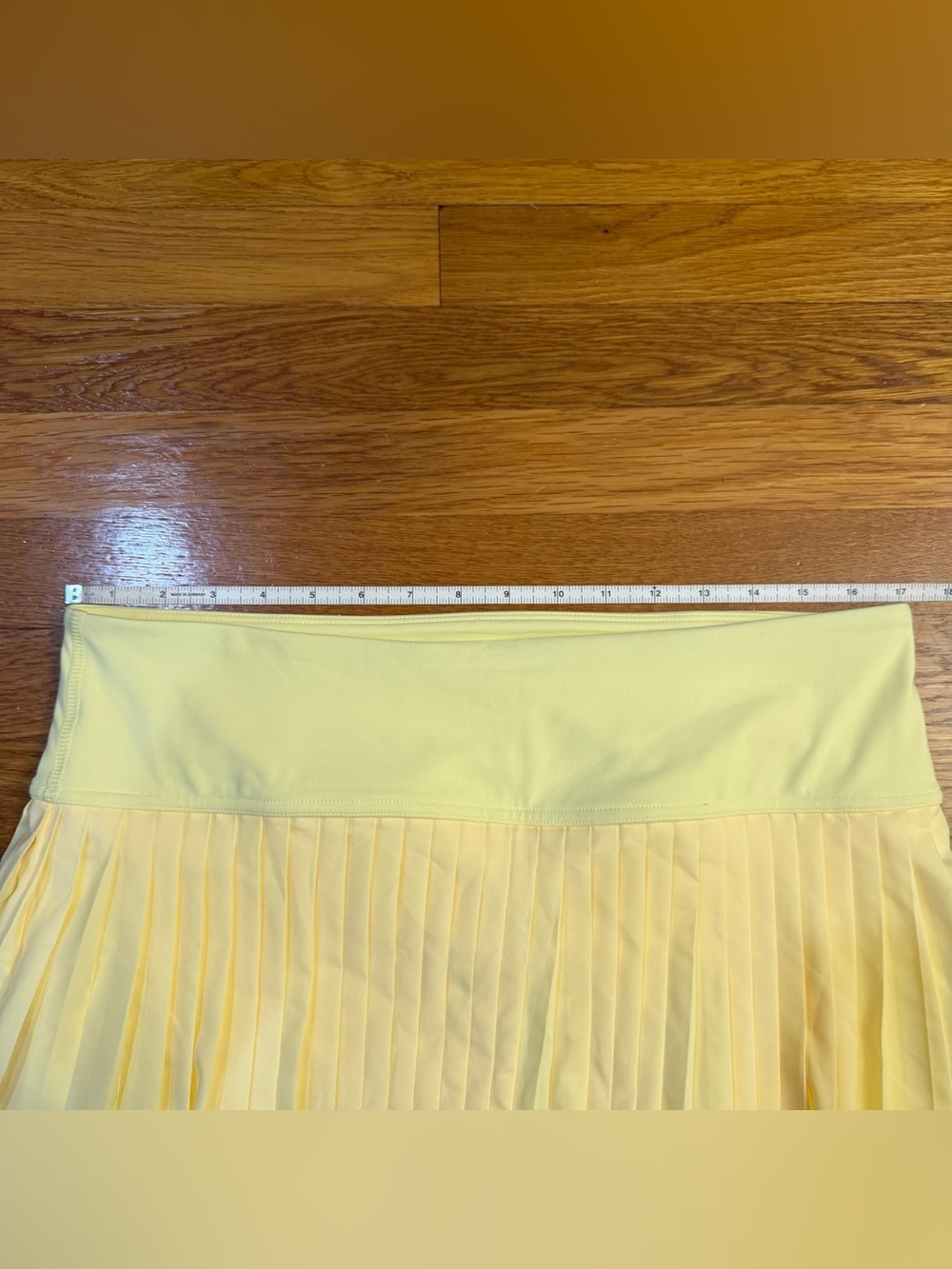 Fabletics Hot Shot Pleated Skirt in Light/Butter Yellow - Size XL Short - Picture 3 of 8